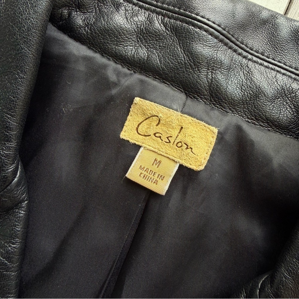 Caslon Women’s Black leather blazer-jacket with button-up front and two pockets - Picture 2 of 8